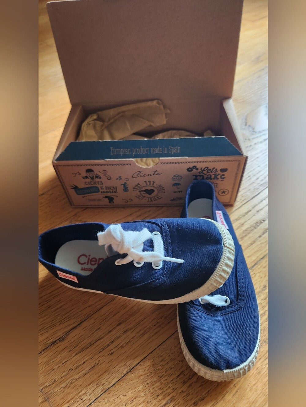 Cienta Navy Canvas Kids Lace-Up Sneakers with White Accents